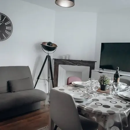 4 Escale Confortable Au Coeur D'ernee Apartment Ernee