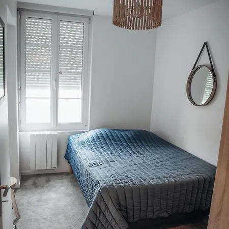 4 Escale Confortable Au Coeur D'ernee Apartment