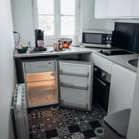 4 Escale Confortable Au Coeur D'ernee Apartment *